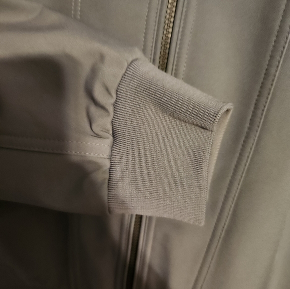 GUESS Men's XXL water-resistant jacket. - Picture 13 of 16